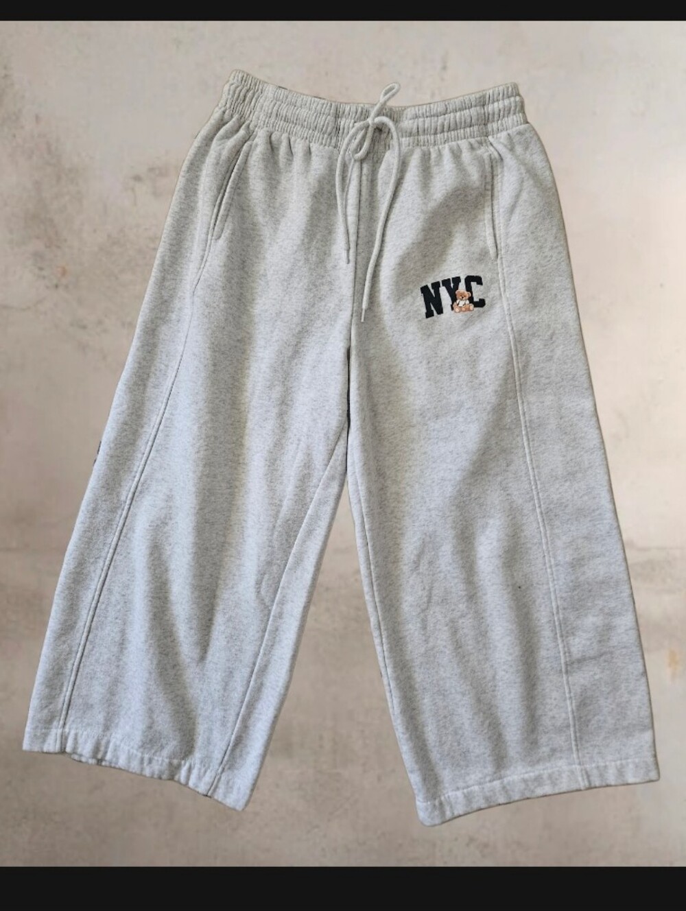 Refuge Gray NYC  Cropped Sweatpants with Drawstring Waist Medium